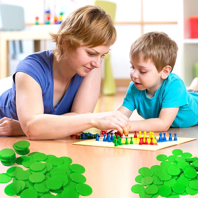 Coopay 1-1/5 inch Plastic Learning Counters Disks Bingo Chip Counting Discs Markers for Math Practice and Poker Chips Game Tokens, 200 Pieces(Green)