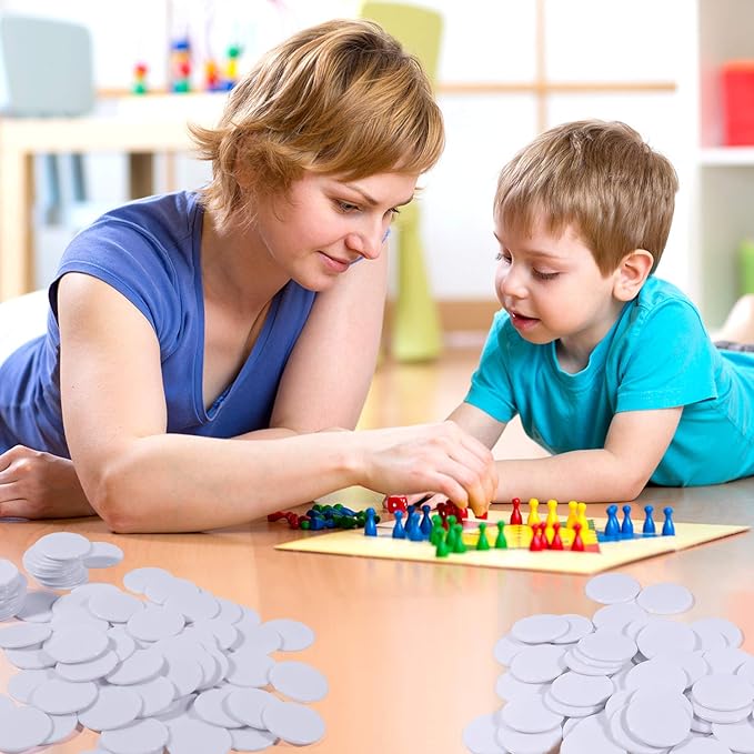 Coopay 1-1/5 inch Plastic Learning Counters Disks Bingo Chip Counting Discs Markers for Math Practice and Poker Chips Game Tokens, 200 Pieces(White)