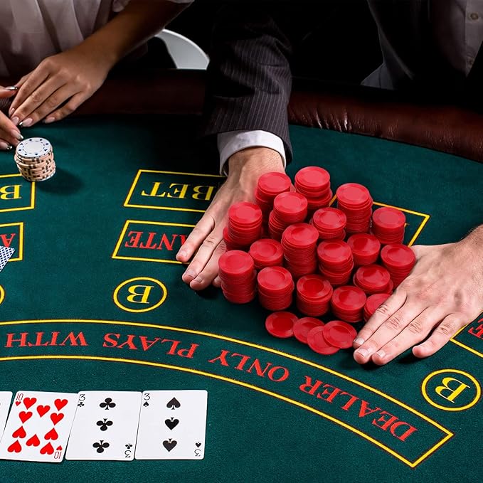 Leitee 500 Pcs Red Plastic Poker Chips Bulk 1.5 Inch Mini Bingo Chips Tokens Markers Blank Casino Counting Discs Learning Math Counters for Adults Interlocking Game Counting Reward Card