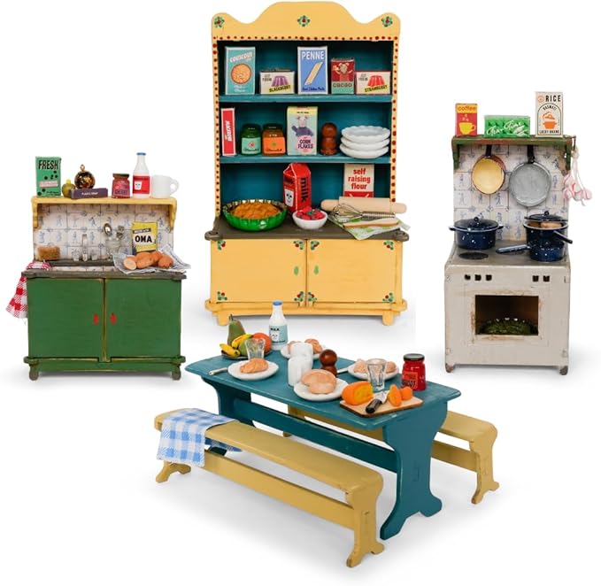 Kitchen Dollhouse Craft Kit – Easy to Build & Paint Miniature Kitchen | Cardboard Room + 6 Wooden Pieces + Decoration Sheets | 1:12 Scale | Sam & Julia's Mouse Mansion