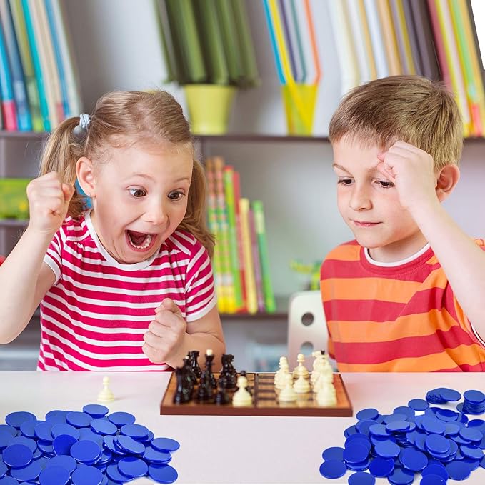 Coopay 1-1/5 inch Plastic Learning Counters Disks Bingo Chip Counting Discs Markers for Math Practice and Poker Chips Game Tokens, 200 Pieces(Blue)