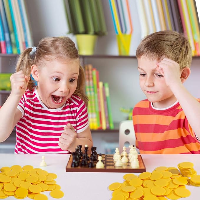 Coopay 1-1/5 inch Plastic Learning Counters Disks Bingo Chip Counting Discs Markers for Math Practice and Poker Chips Game Tokens, 200 Pieces(Yellow)