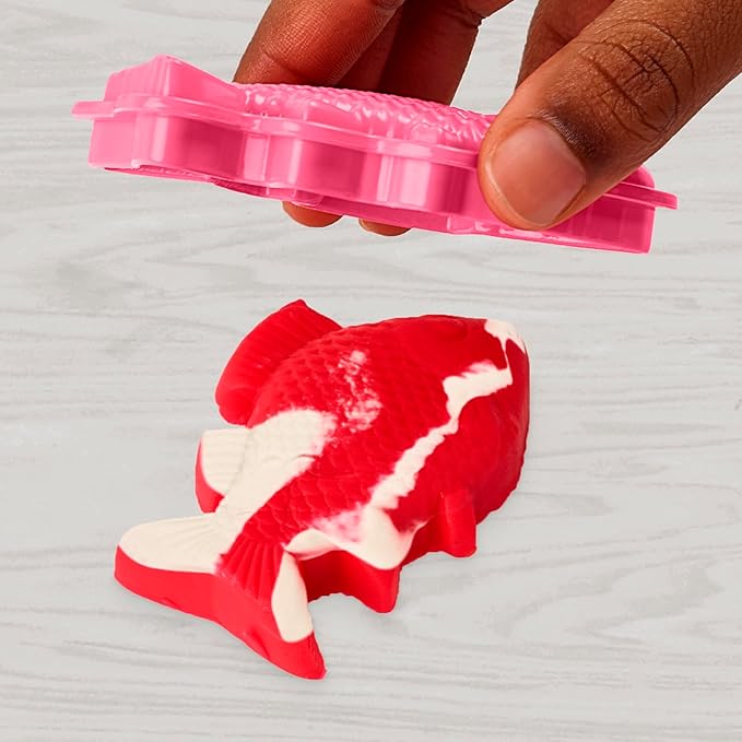 Play-Doh Bluey Goes Camping Playset with Campfire Themed Tools, Kids Arts and Crafts Toys for Girls and Boys 3 Years & Up (Amazon Exclusive)