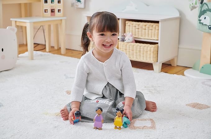 Tender Leaf Toys - Sunny Doll Family - Set of 4 Multicultural Wooden Dolls for Miniature Games and Doll House Play - Inspires Endless Imaginative Play - Age 3+