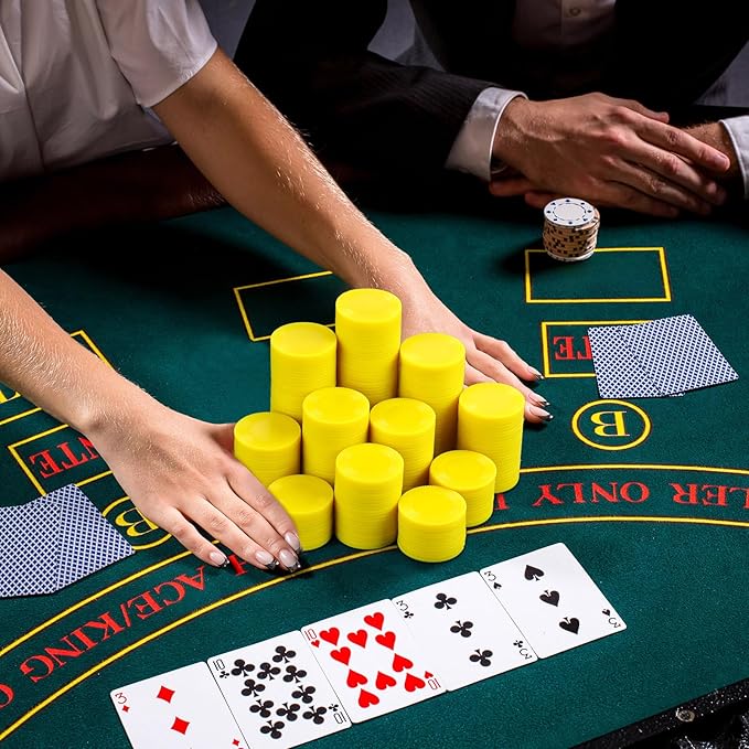Leitee 500 Pcs Yellow Plastic Poker Chips Bulk 1.5 Inch Mini Bingo Chips Tokens Markers Blank Casino Counting Discs Learning Math Counters for Adults Interlocking Game Counting Reward Card