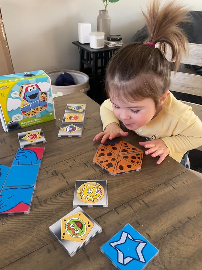 CreateOn Sesame Street Cookie Monster’s Shapes Magnetic Playset, Magnetic Building Toys, STEM & Montessori Educational Toys for Ages 3+, 17 Pieces