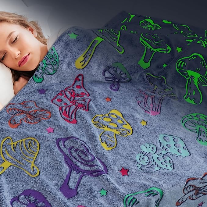 Mushroom Blanket Gifts for Women Girls - Mushroom Decor Glow in The Dark Blanket for Adults Girls Cottagecore Soft Colorful Kids Throw Cute Mushrooms Stuff Halloween Christmas