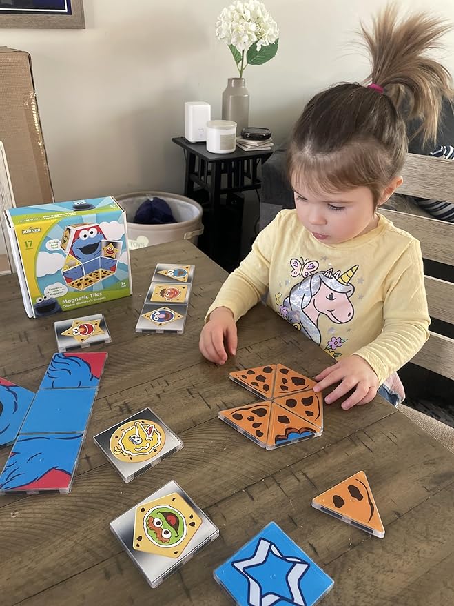 CreateOn Sesame Street Cookie Monster’s Shapes Magnetic Playset, Magnetic Building Toys, STEM & Montessori Educational Toys for Ages 3+, 17 Pieces