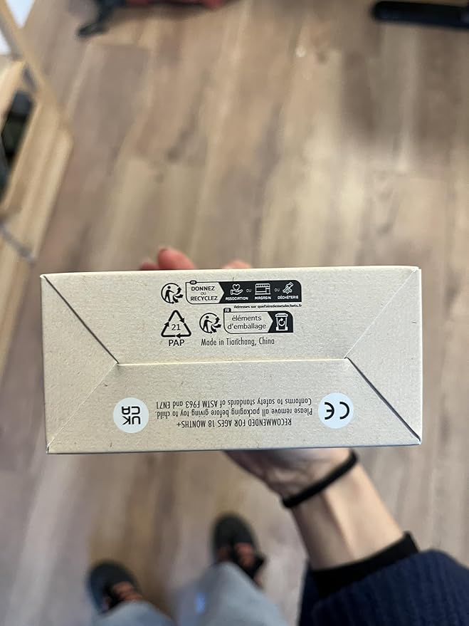 Mini Bedroom to Go + Julia Plush 11cm – Easy Complete DIY Dollhouse in Suitcase | Wooden Furniture, Bedding & Decoration Sheets | 1:12 Scale | Sam & Julia's Mouse Mansion